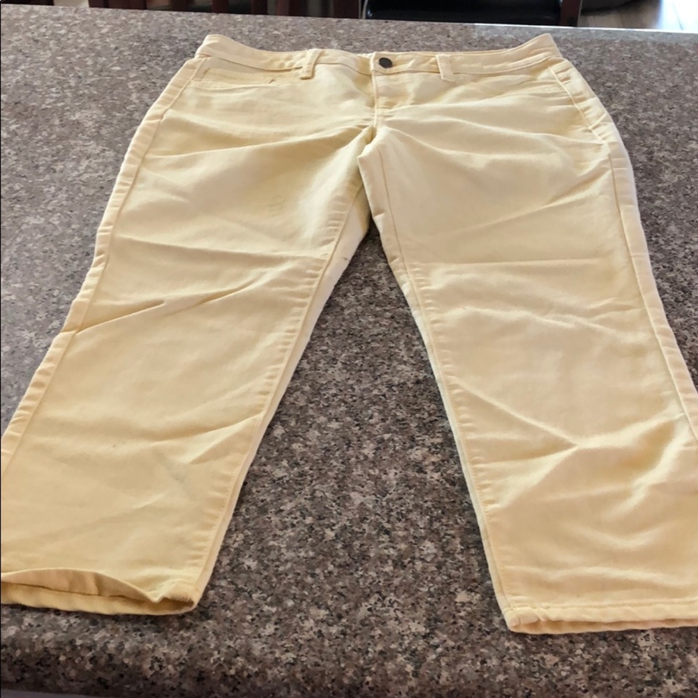 Jennifer Lopez slim boyfriend pants size 10